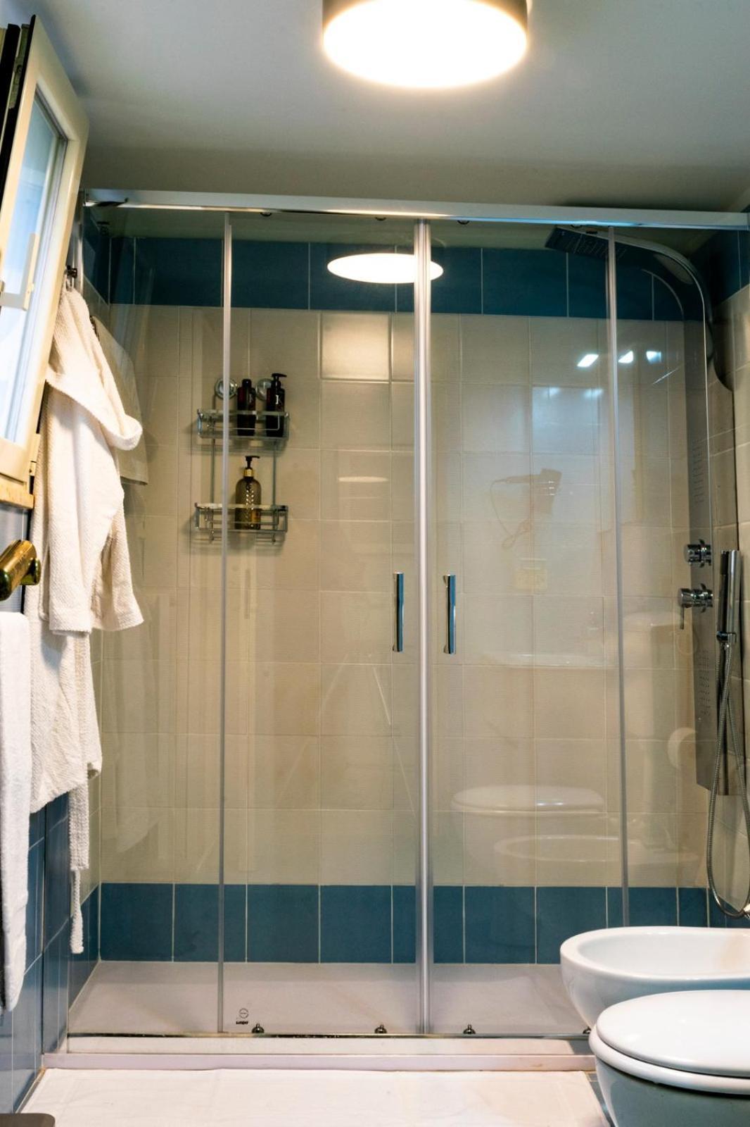 Ferienwohnung Palazzo Vaaz Mola di Bari Exterior foto