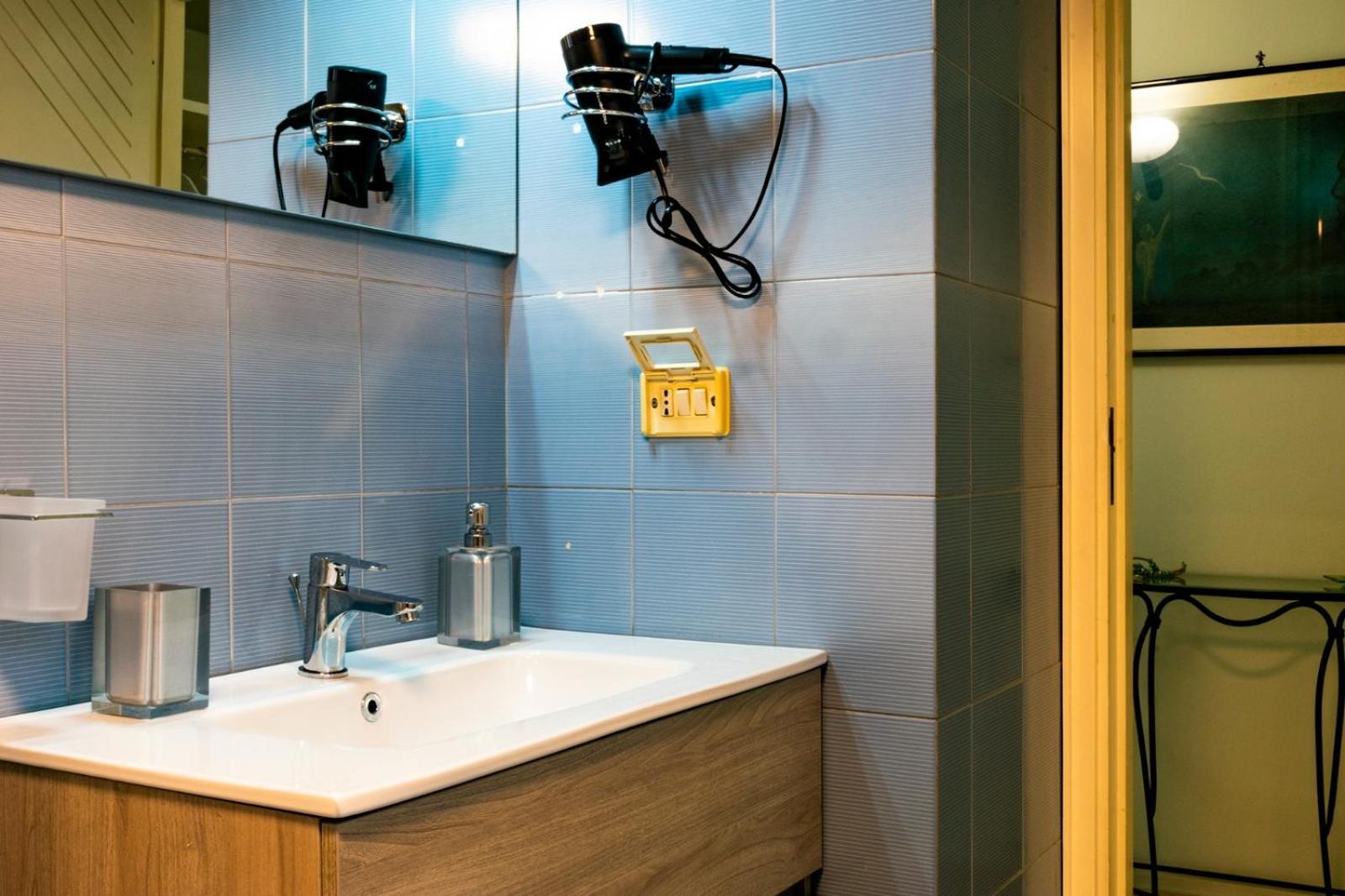 Ferienwohnung Palazzo Vaaz Mola di Bari Exterior foto