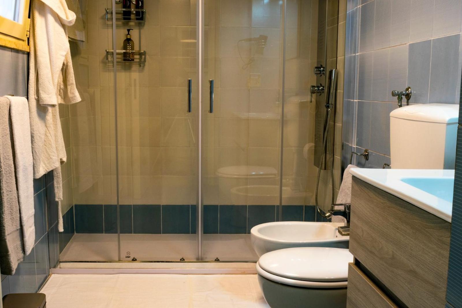 Ferienwohnung Palazzo Vaaz Mola di Bari Exterior foto